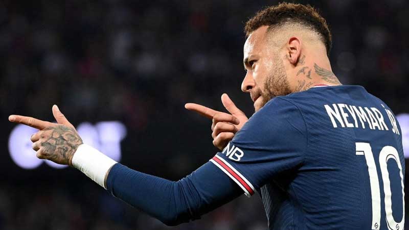 Lùm xùm giữa Nike và Cầu thủ Neymar